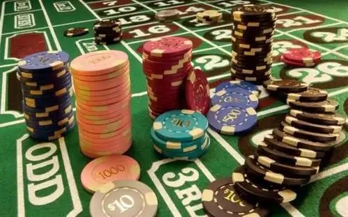 Pengguna menikmati layanan sports betting melalui smartphone Android dengan tampilan intuitif